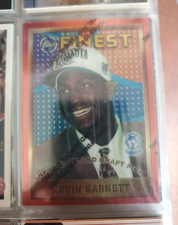 1995-96 Topps Finest #115 Kevin Garnett Rookie Card — front