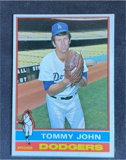 1976 Topps #416 Tommy John — front