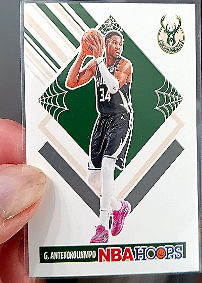 2024-25 Panini Haunted Hoops Tribute #288 Giannis Antetokounmpo — front