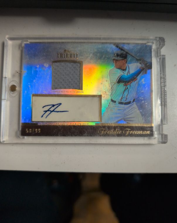 2011 Topps Tribute Freddie Freeman Patch Auto /99 — front