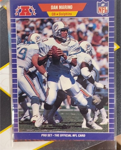 1989 Pro Set #220 Dan Marino — front
