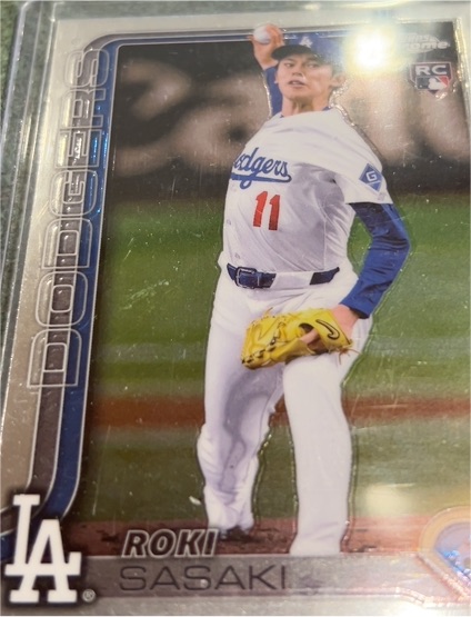 2025 Topps Chrome #217 Roki Sasaki — front