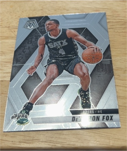 2024-25 Panini Mosaic #4 Dejounte Fox — front