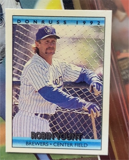 1992 Donruss #8 Robin Yount — front