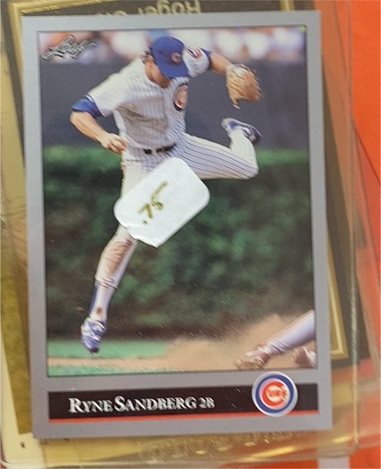 1992 Leaf #317 Ryne Sandberg — front