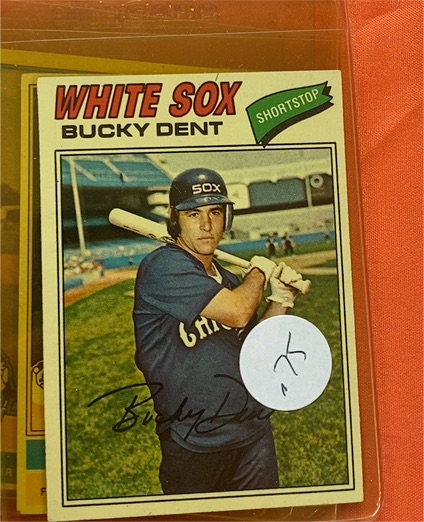 1977 Topps #29 Bucky Dent — front