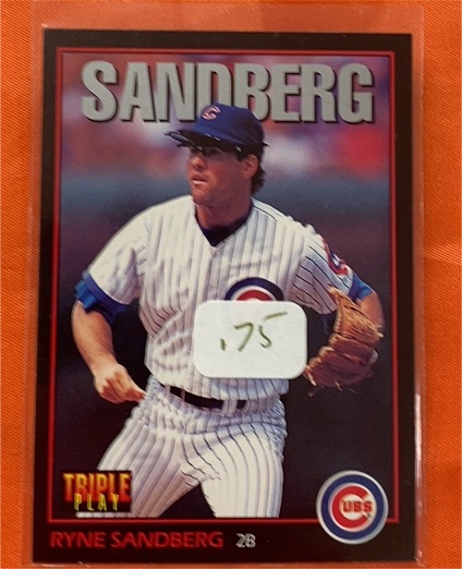 1993 Leaf Triple Play #10 Ryne Sandberg — front