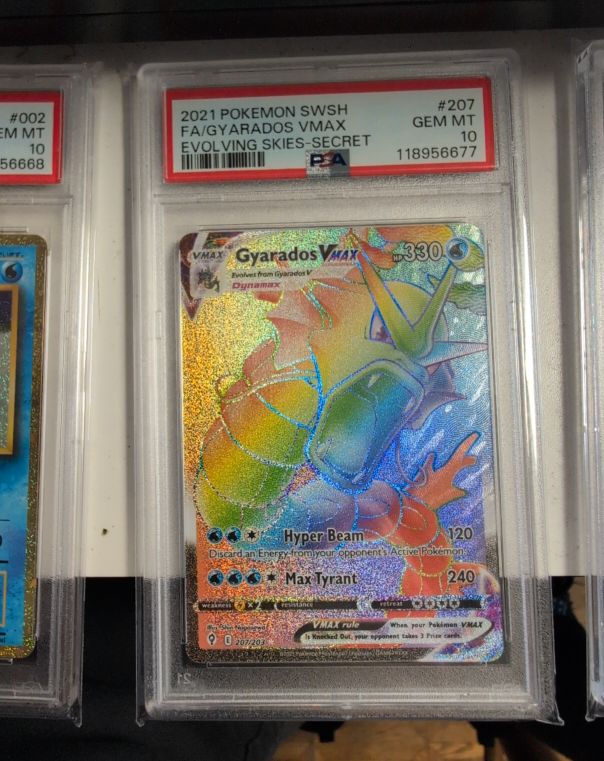 2021 Pokémon SWSH #207 Gyarados VMAX — front