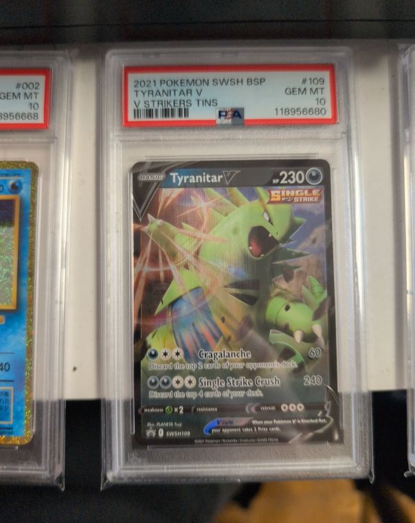 2021 Pokemon SWSH BSP #109 Tyranitar V — front
