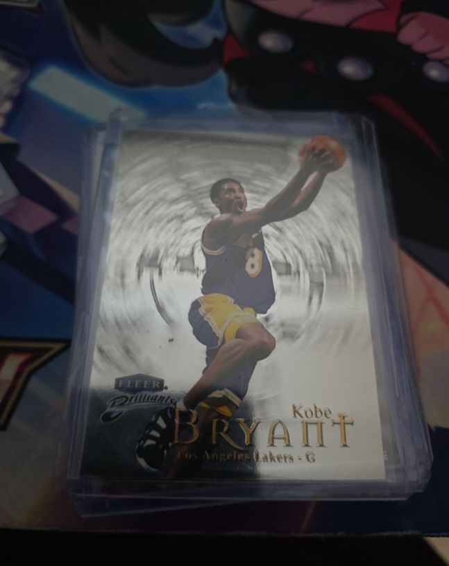 1998-99 Fleer Brilliants #70 Kobe Bryant — front