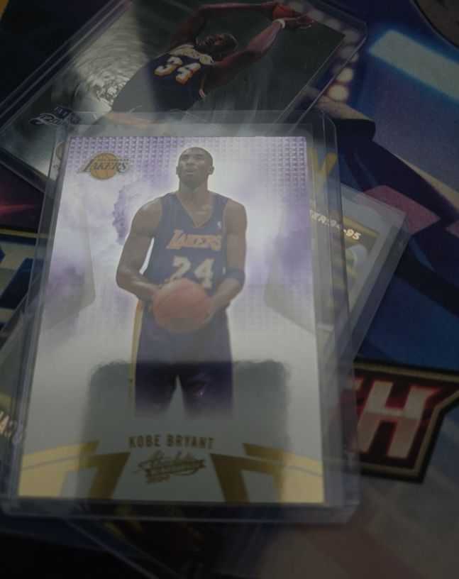 2010 Panini Absolute Memorabilia Kobe Bryant — front