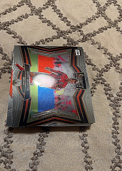 2024-25 Panini Select FIFA Field Level Lamine Yamal Pink Mojo /299 — front
