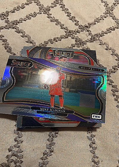 2024-25 Panini Select FIFA #7 Mike Maignan Snapshots Silver Prizm — front