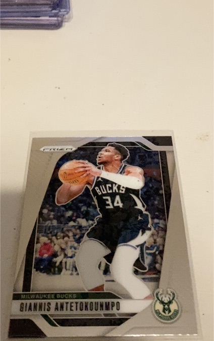 2024-25 Panini Prizm #85 Giannis Antetokounmpo — front