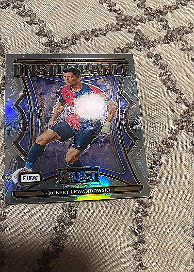 2024-25 Panini Select FIFA #2 Robert Lewandowski Unstoppable Blue Pulsar Prizm — front