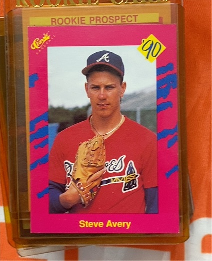1990 Classic Update Pink #T4 Steve Avery — front