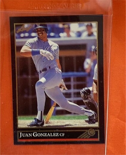 1992 Leaf #62 Juan Gonzalez — front
