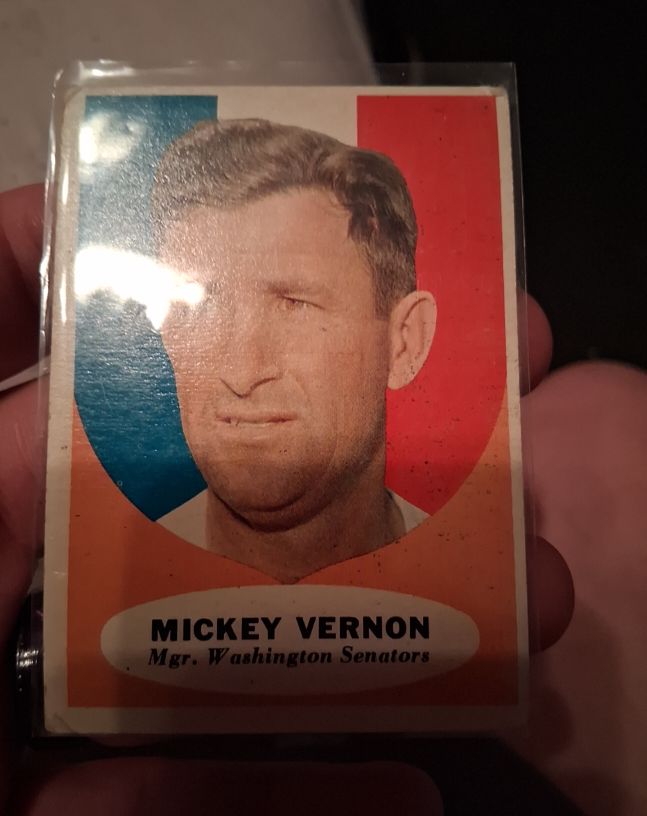 1961 Topps #134 Mickey Vernon — front