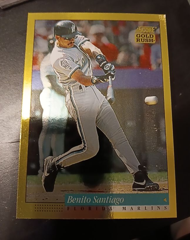 1994 Score #40 Gold Rush Benito Santiago — front