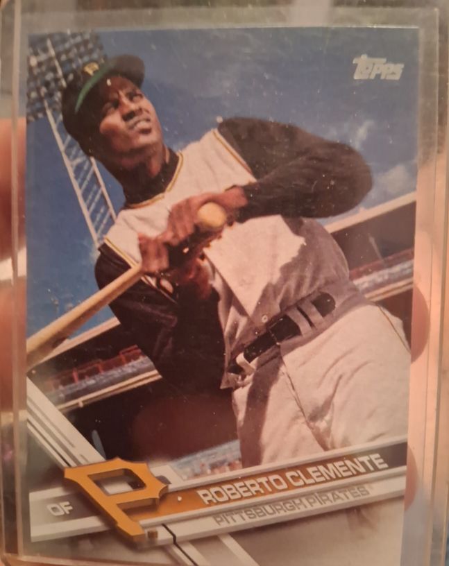 2017 Topps Update #US136 Roberto Clemente — front