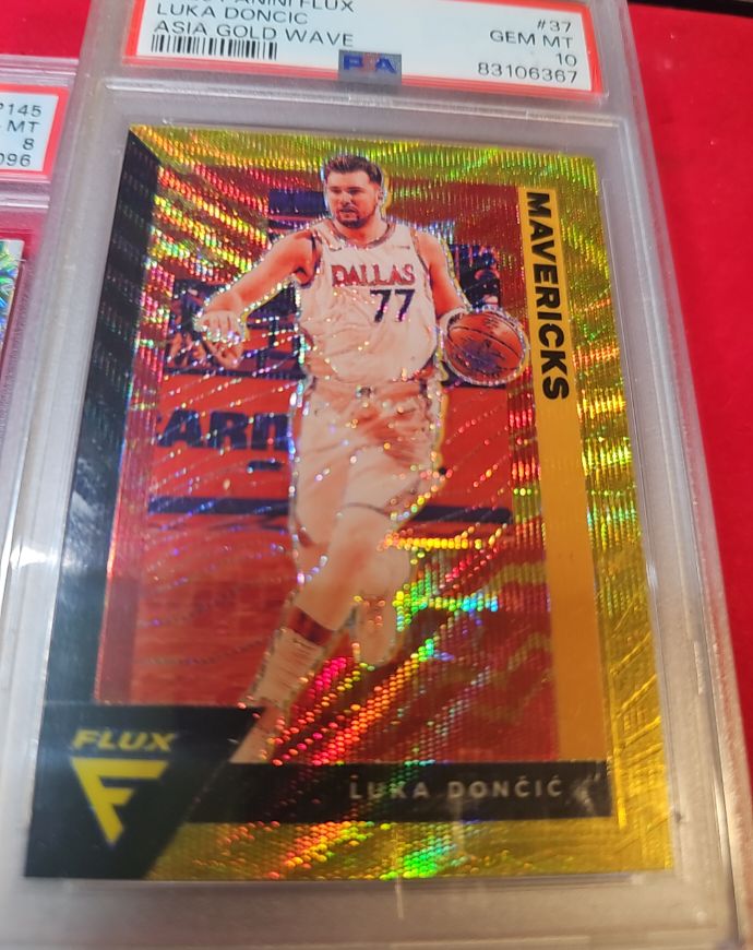 2020-21 Panini Flux #37 Luka Dončić — front