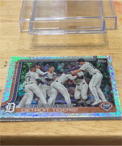 2025 Topps Series 1 #34 Detroit Tigers Team Card — front