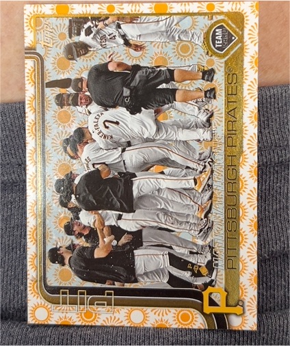 2025 Topps Series 2 #677 Pittsburgh Pirates Team — front