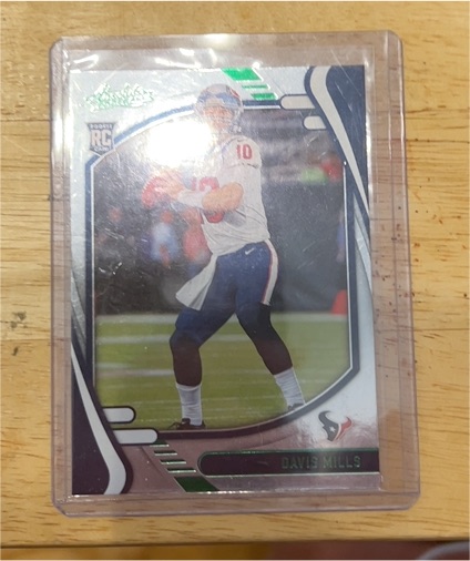 2021 Panini Absolute #123 Davis Mills — front