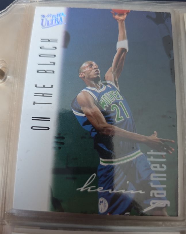 1996-97 Fleer Ultra #126 Kevin Garnett On the Block — front