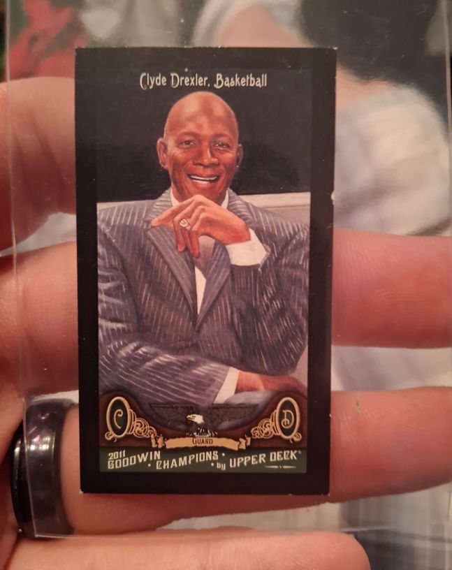 2011 Upper Deck Goodwin Champions #145 Clyde Drexler — front
