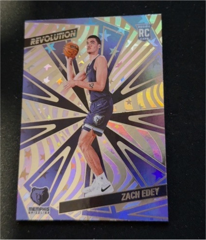 2024-25 Panini Revolution #134 Zach Edey — front