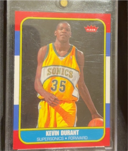 2007 Fleer 1986 Retro Rookies #143 Kevin Durant — front