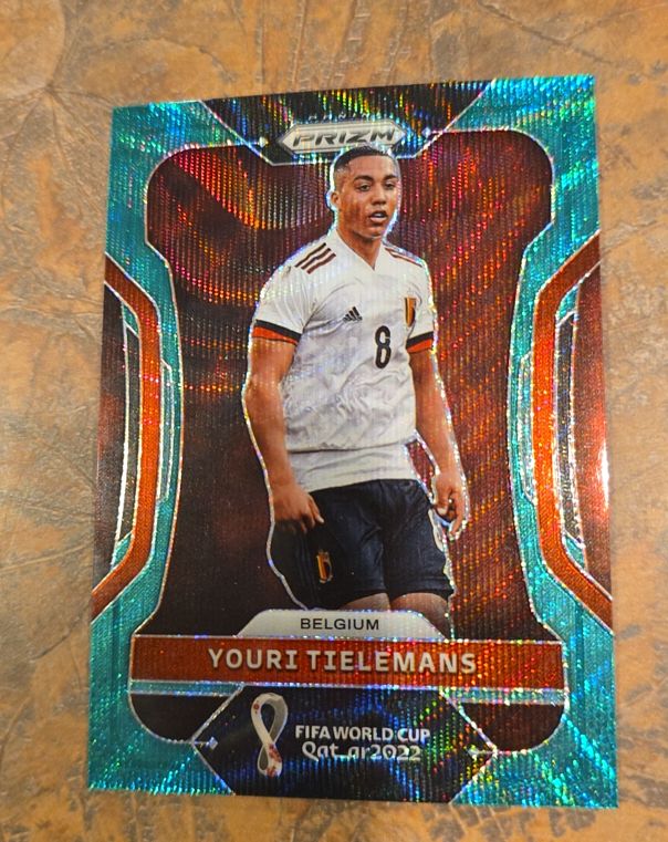 2022 Panini Prizm FIFA World Cup #24 Youri Tielemans Belgium — front