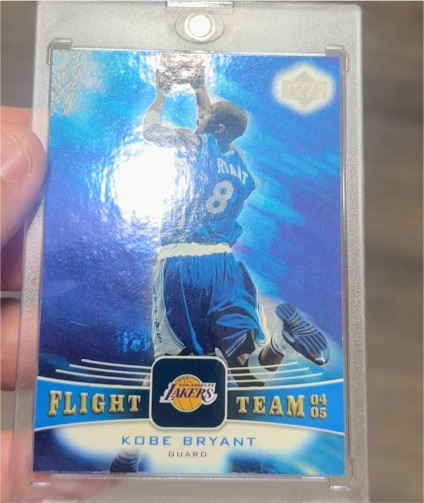 2004-05 Upper Deck Flight Team #FT6 Kobe Bryant — front