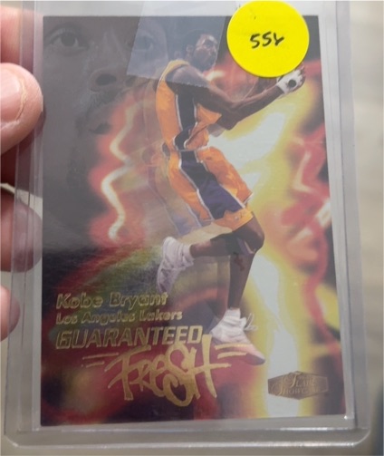 1999-00 Fleer Showcase Guaranteed Fresh #4GF Kobe Bryant — front