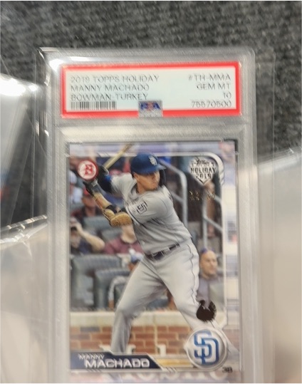 2019 Topps Holiday #T11-MMA Manny Machado — front