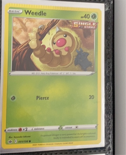 2021 Pokémon Sword & Shield Chilling Reign #001 Weedle — front