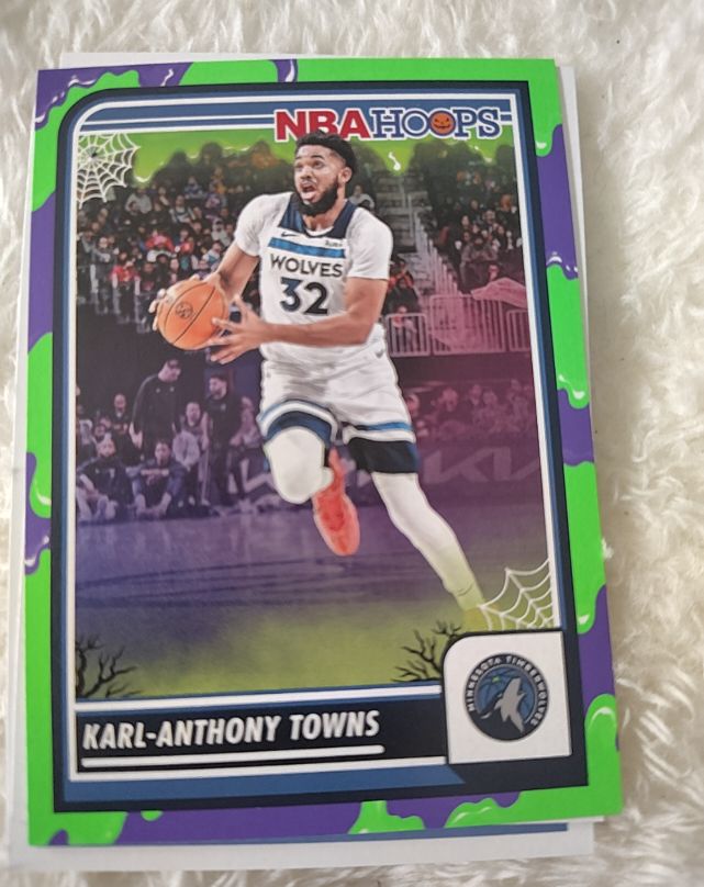 2023-24 Panini Haunted Hoops #275 Karl-Anthony Towns — front