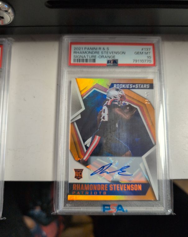 2021 Panini Rookies & Stars #137 Rhamondre Stevenson — front
