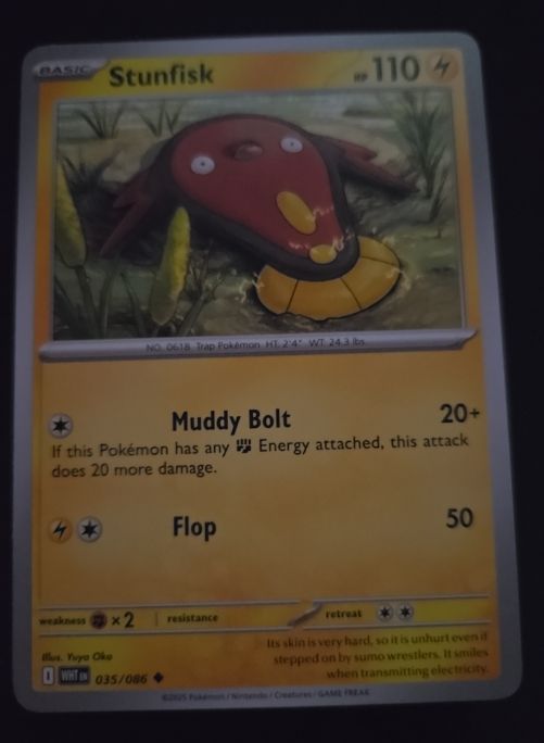 2023 Pokemon Scarlet & Violet White Flare #035 Stunfisk — front