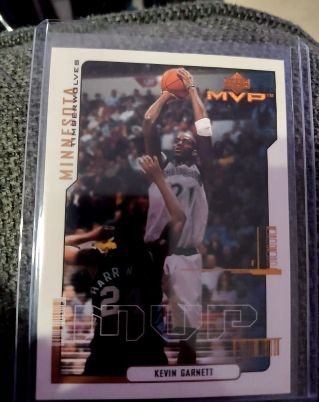 2000-01 Upper Deck MVP #97 Kevin Garnett — front