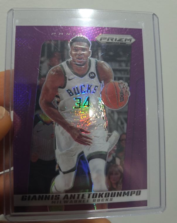 2024-25 Panini Prizm Deca #124 Giannis Antetokounmpo — front