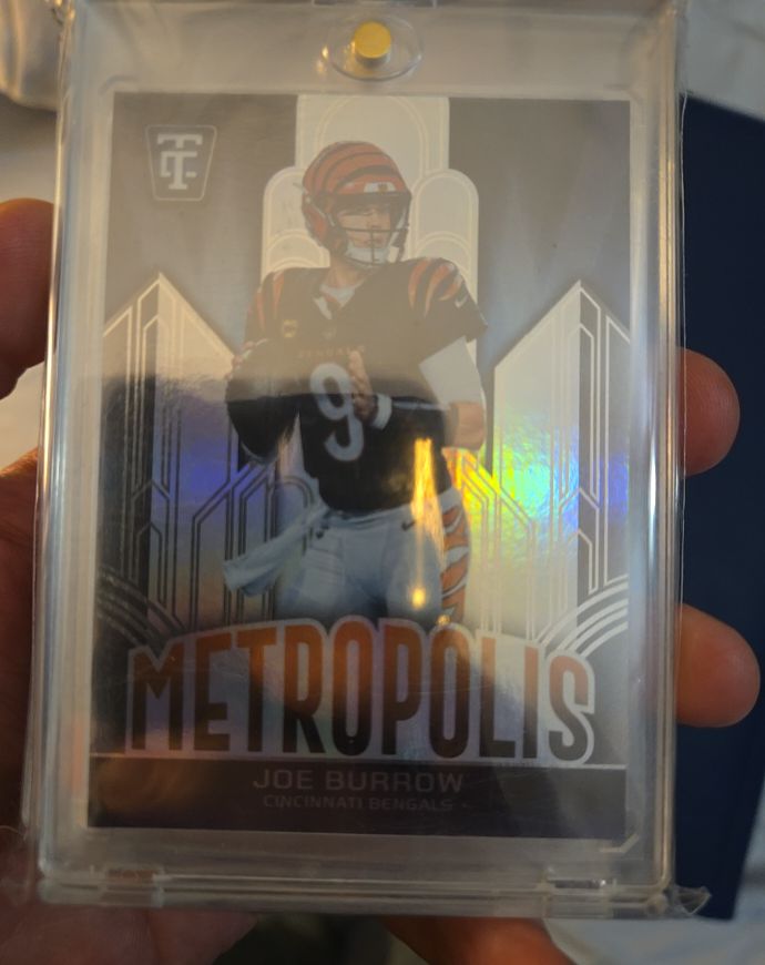 2024 Panini Totally Certified Metropolis Joe Burrow — front