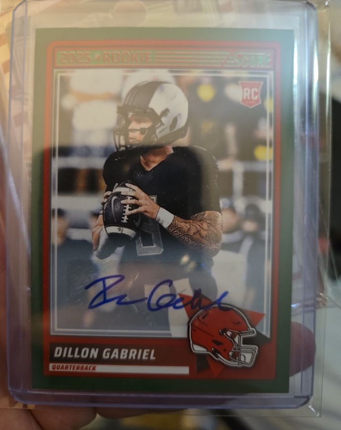 2025 Panini Score #41 Dillon Gabriel — front