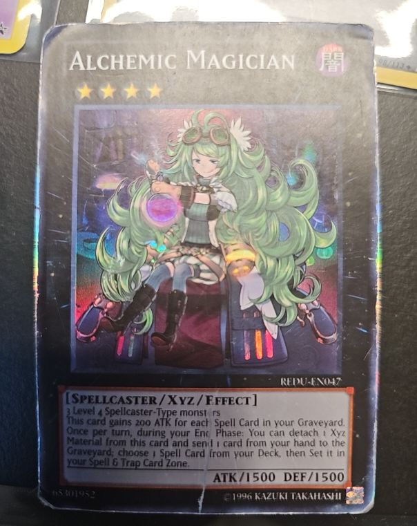 Yu-Gi-Oh! REDU-EN047 Alchemic Magician — front