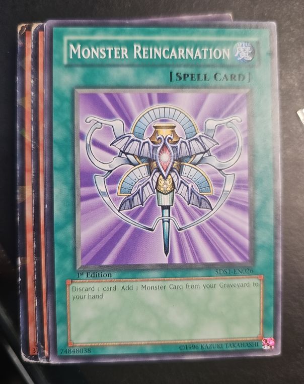 Yu-Gi-Oh! 5DS1-EN026 Monster Reincarnation — front
