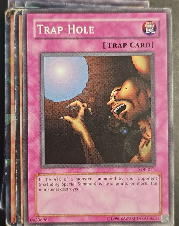 1996 Yu-Gi-Oh! SDP-041 Trap Hole — front