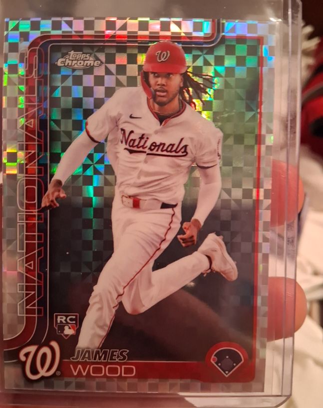 2025 Topps Chrome #132 James Wood — front