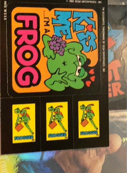 1983 Topps Video City Sega Frogger Kiss Me I'm a Frog #KMIF 1md — front
