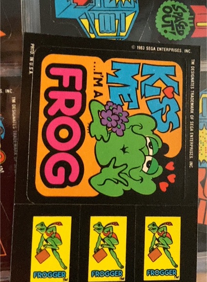1983 Topps Video City Sega Frogger Kiss Me I'm a Frog #KMIF 1md — front